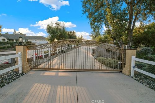 23195 Modoc Ct, Perris CA  92570-8745 exterior