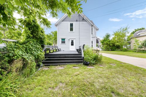 1525 82, Milwaukee WI 53222-2935 exterior