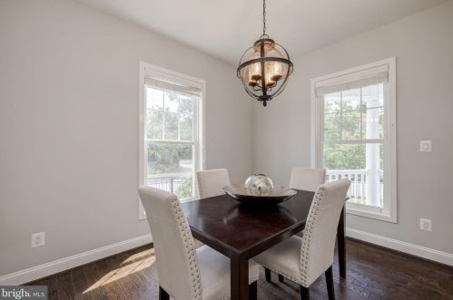 300 Mount Vernon Ave, Alexandria VA  22301-2232 exterior