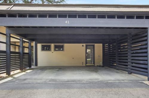 41 Forrest Pl, Atlanta GA 30328-4871 exterior