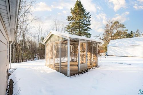 1524 Anderson Rd, Duluth MN 55811-5424 exterior