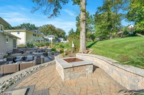 36 Aspen Rd, Town Center NJ 07052-1201 exterior