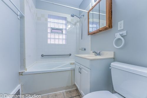 806 17 Ave, Broadview IL 60153-1702 exterior