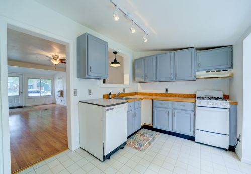 2509 Cutler Ave, Meskegon MI 49441-1275 exterior