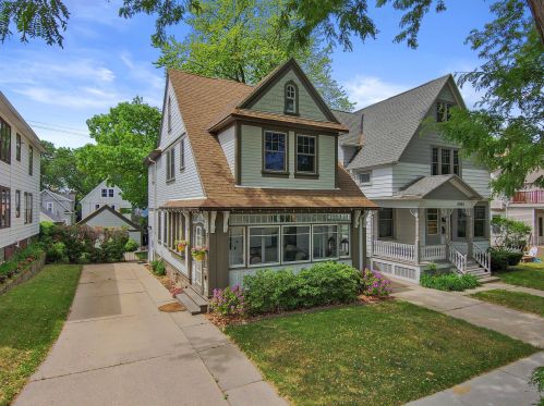 2867 Superior St, Milwaukee WI  53207-2550 exterior