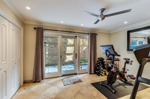 777 Melrose St, Chicago IL 60618-6318 exterior