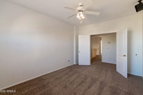 2737 Amberwood Dr, Phoenix AZ 85045-4208 exterior