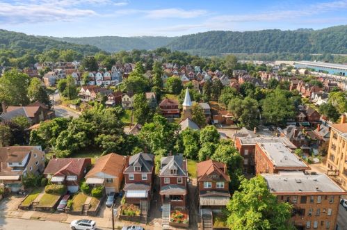 210 Elizabeth St, Pittsburgh PA 15207-1819 exterior