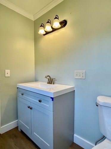 9 Washington St, Concord NH 03301-4172 exterior