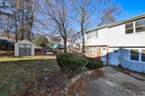 330 Veazie St, Providence RI exterior