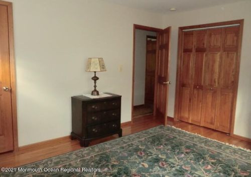 38 Locust Ter, Middletown NJ 07748-1404 exterior