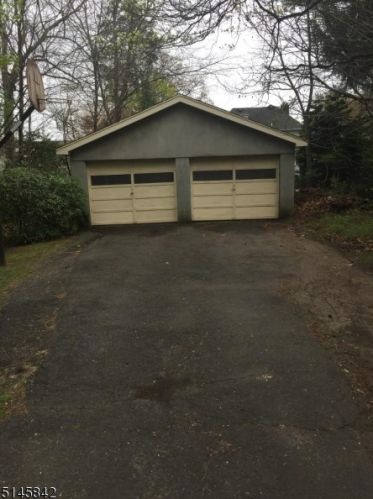 19 Chestnut St, Nutley NJ 07110-2313 exterior