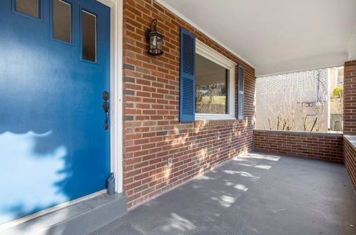 10 Ehle Ave, Moon Twp, PA 15108-3736