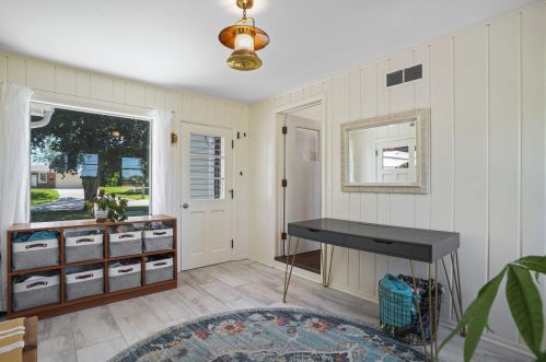 4430 Norwich Ave, Milwaukee, WI 53220-2711