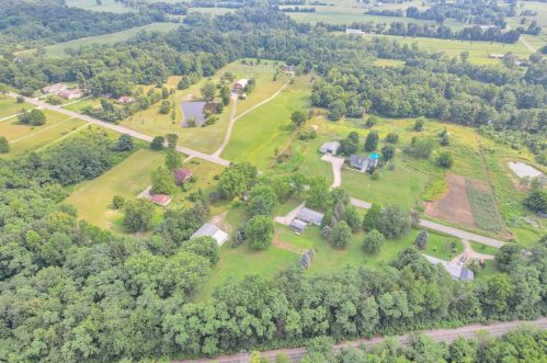 4306 Blacks Rd, Hebron OH 43025-9016 exterior