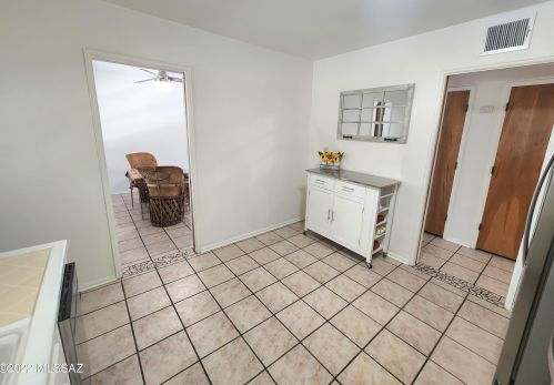 4814 Helen St, Tucson AZ 85719-4423 exterior