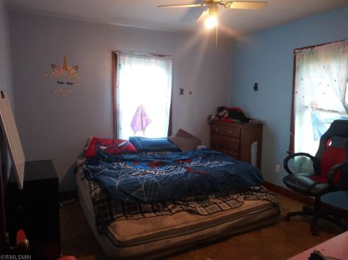 201 6 Ave, Princeton MN 55371-1111 exterior