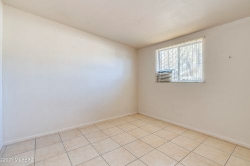 5209 25 St, Tucson AZ 85711-5912 exterior