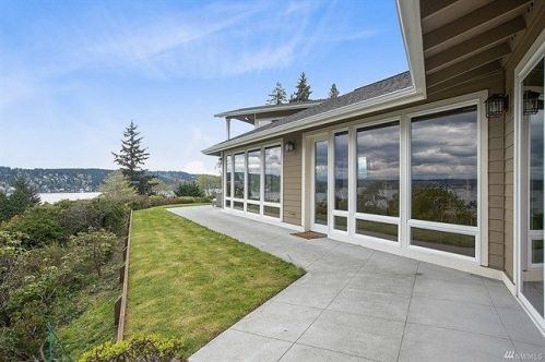 16040 38 Ave, Seattle WA  98112-3134 exterior