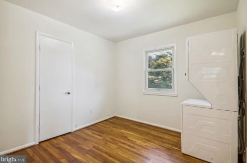 1904 Lewis Ave, Rockville MD 20851-2330 exterior