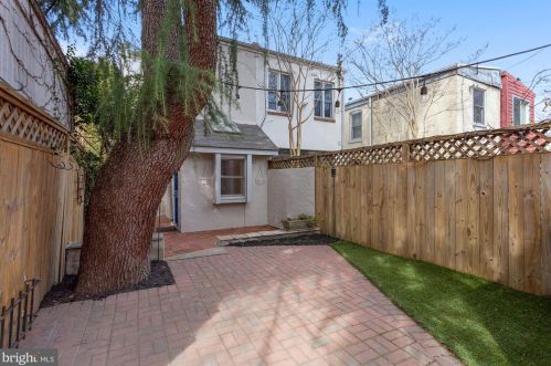 407 5 St, Washington DC 20003-2051 exterior