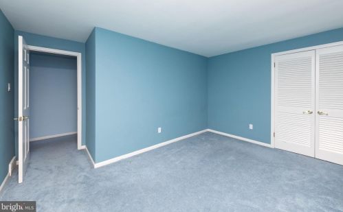 2076 Packard Ave, Huntingdon Valley PA 19006-6418 exterior