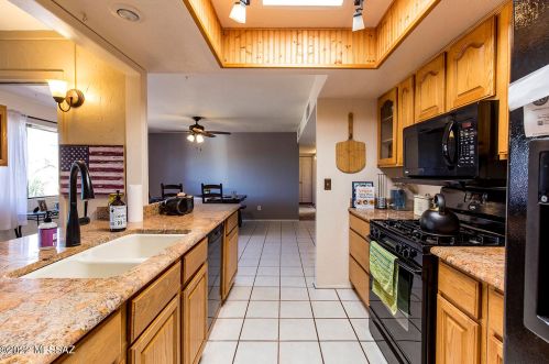 1424 Chapala Dr, Tucson AZ  85704-2037 exterior