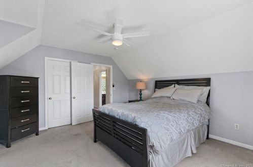 12 Canterbury Ln, Windsor CT 06095-2064 exterior