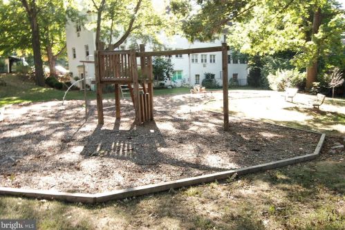 3555 Martha Custis Dr, Alexandria VA 22302-2003 exterior