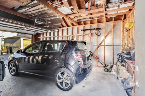 3831 Central Park Ave, Chicago IL 60618-4102 exterior