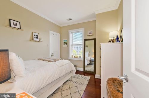 1700 13th St, Washington DC 20009-7976 exterior