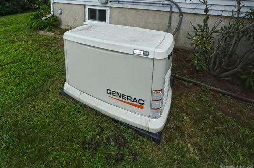 3 Hillcrest Ave, Milford CT 06460-7333 exterior