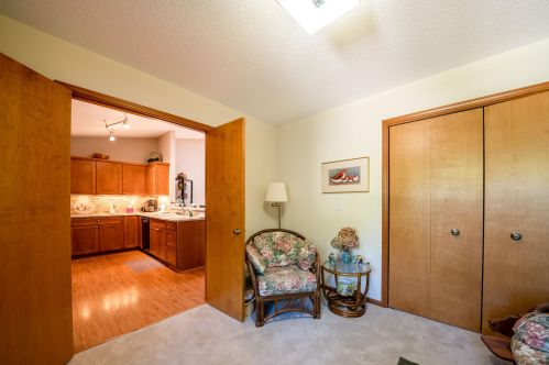 1204 Creekview Dr, Meskegon MI 49441-3259 exterior