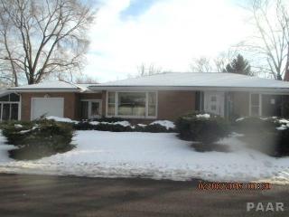 400 Amanda St, Pekin, IL 61554-2042