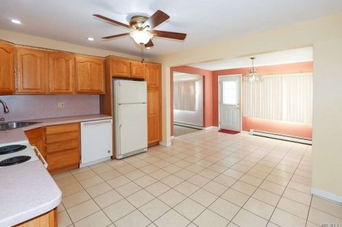 314 Everard St, Huntington Station NY 11746-7008 exterior