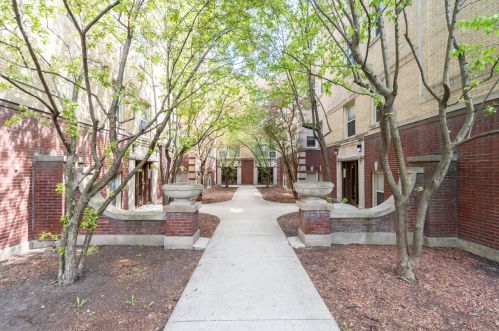 4845 Harding Ave, Chicago IL  60625-3159 exterior