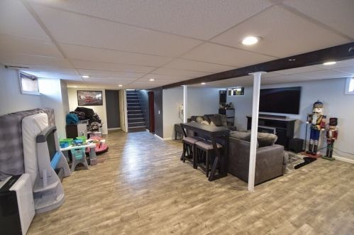 25 Circle Dr, West Springfield MA  01089-1724 exterior