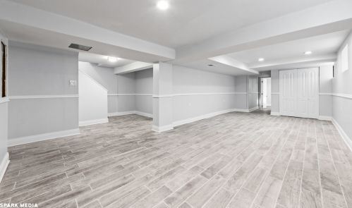 8450 Euclid Ave, Chicago IL 60617-2260 exterior