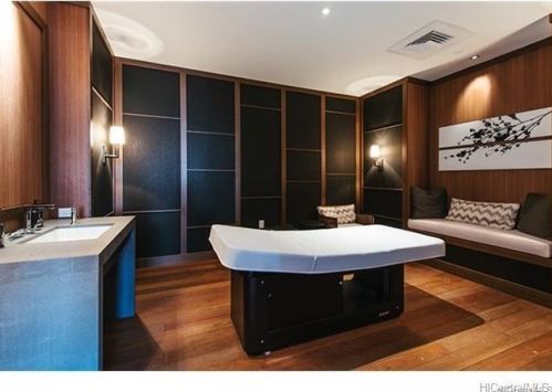 888 Kapiolani Blvd, Honolulu HI  96813-5210 exterior