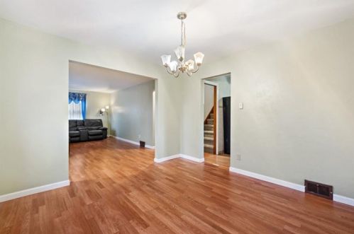 432 Jenne Dr, Pittsburgh PA 15236-2422 exterior