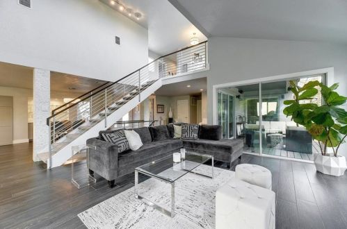 8407 Adirondack Trl, Austin, TX 78759-8411