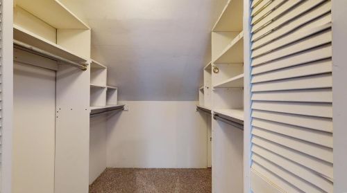 744 Laclede Sta Rd, Saint Louis MO 63117-2048 exterior