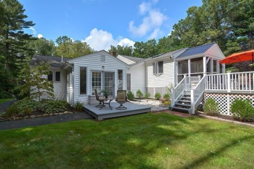 69 Lincoln Rd, Sutton MA 01590-3715 exterior