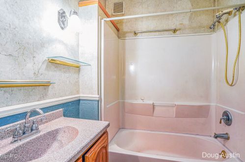 148 Indiana Ave, Grand Rapids MI 49504-5664 exterior