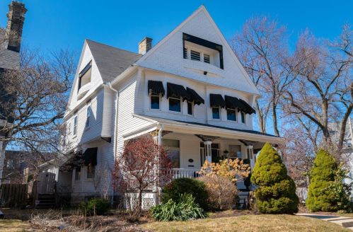 2597 Maryland Ave, Milwaukee WI 53211-3735 exterior