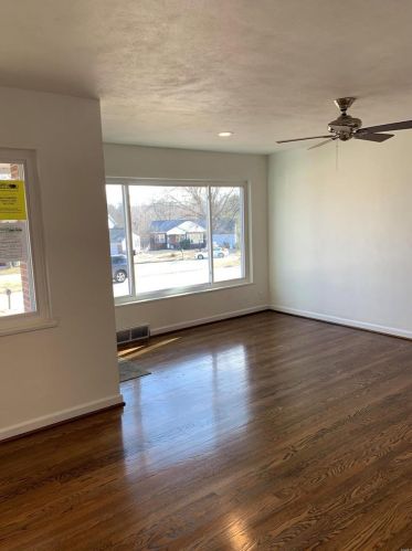 9443 High Hill Ct, Saint Louis, MO 63126-2106