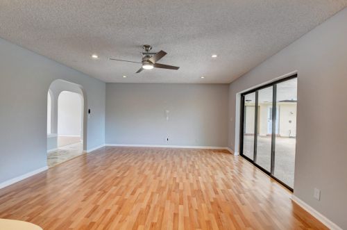 6926 Grande Dr, Boca Raton FL 33433-2735 exterior