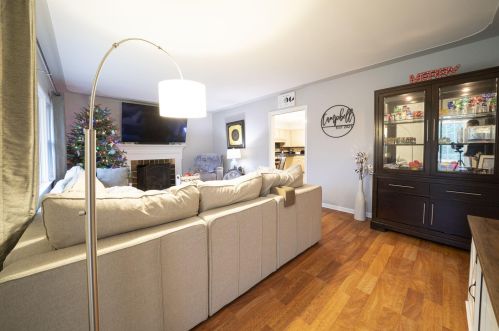 15 Westmont Dr, Grand Rapids MI 49504-6031 exterior