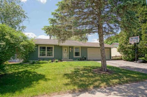 3010 Maple Grove Dr, Madison, WI 53719-1912