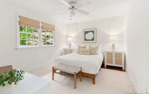 38 Pequot Trl, Westport CT 06880-2930 exterior